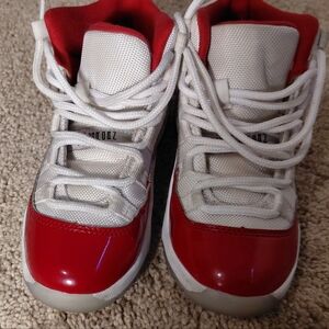 Jordan Kids Sneakers in Red and White